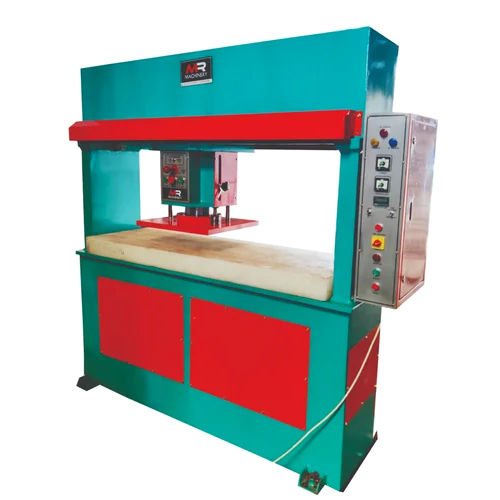 Travel Head Clicker Cutting Machine - Automatic Grade: Automatic