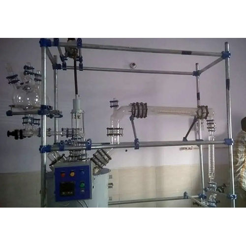 Chemical Industry Glass Reaction Distillation Assembly - Color: Silver