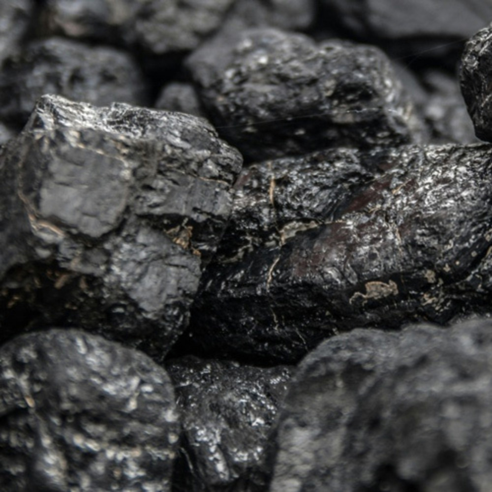 Dark Coal Or Black Coal - Ash Content (%): 1% To 2%