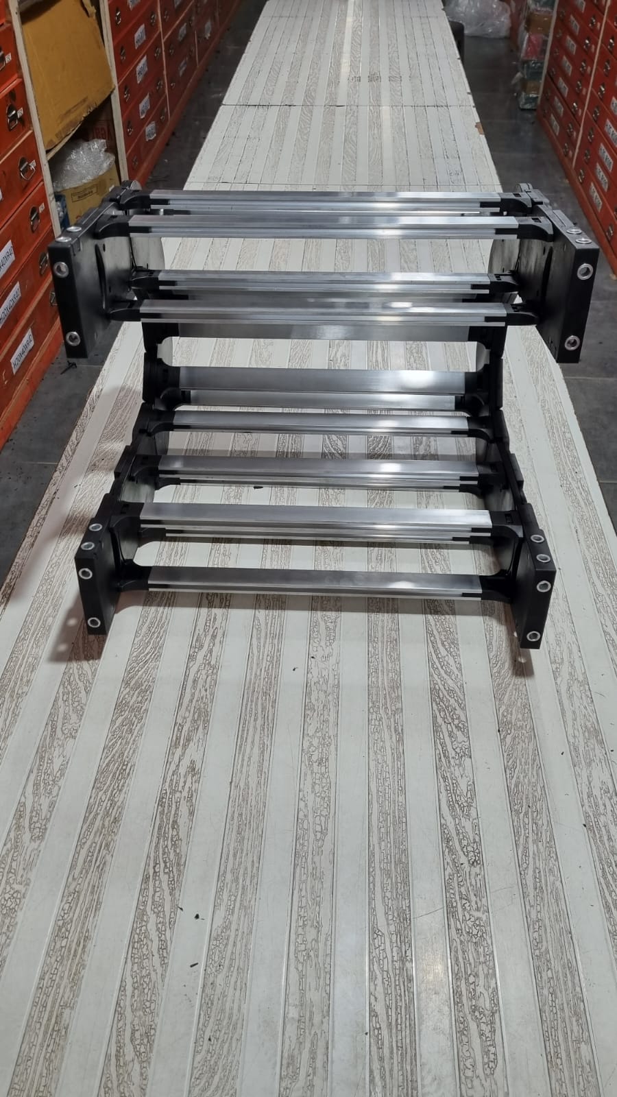 Cable Drag Chain - Nylon 66 (Pa-66) With 30% Fiber Glass, 80x475 Mm Size, Black Color - Suitable For Agriculture And Sports Fields, 106 Mm Outer Height, 1 Meter Length, Round Hole Shape, 1 Year Warranty