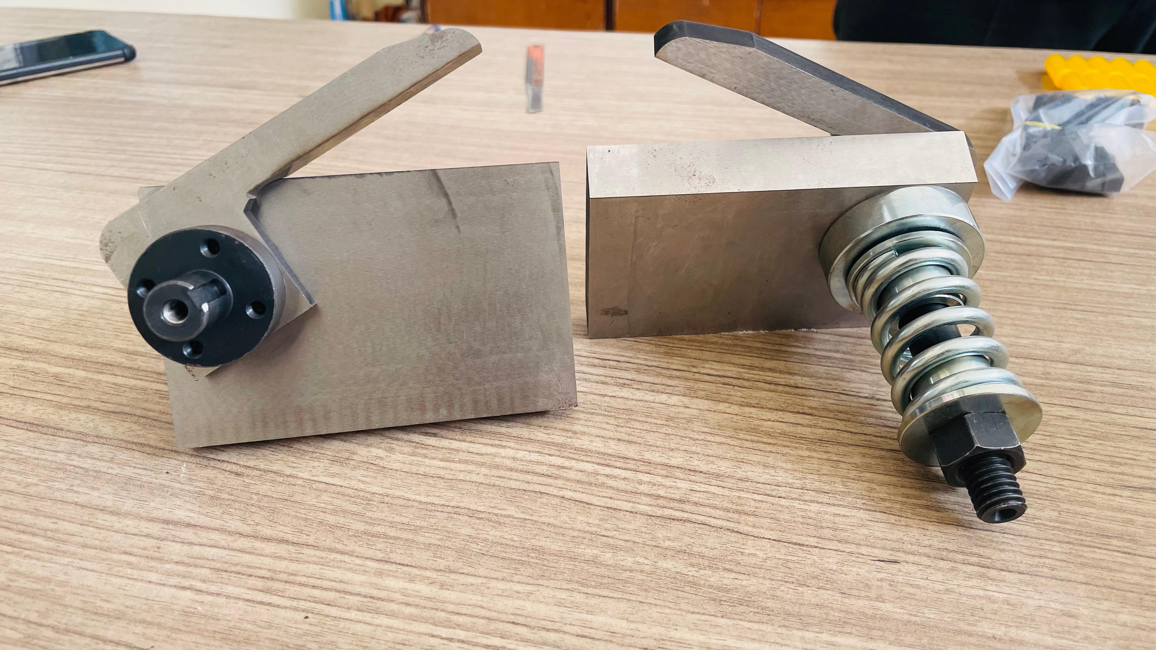 Bcs Thread Cutter - Automatic Grade: Automatic