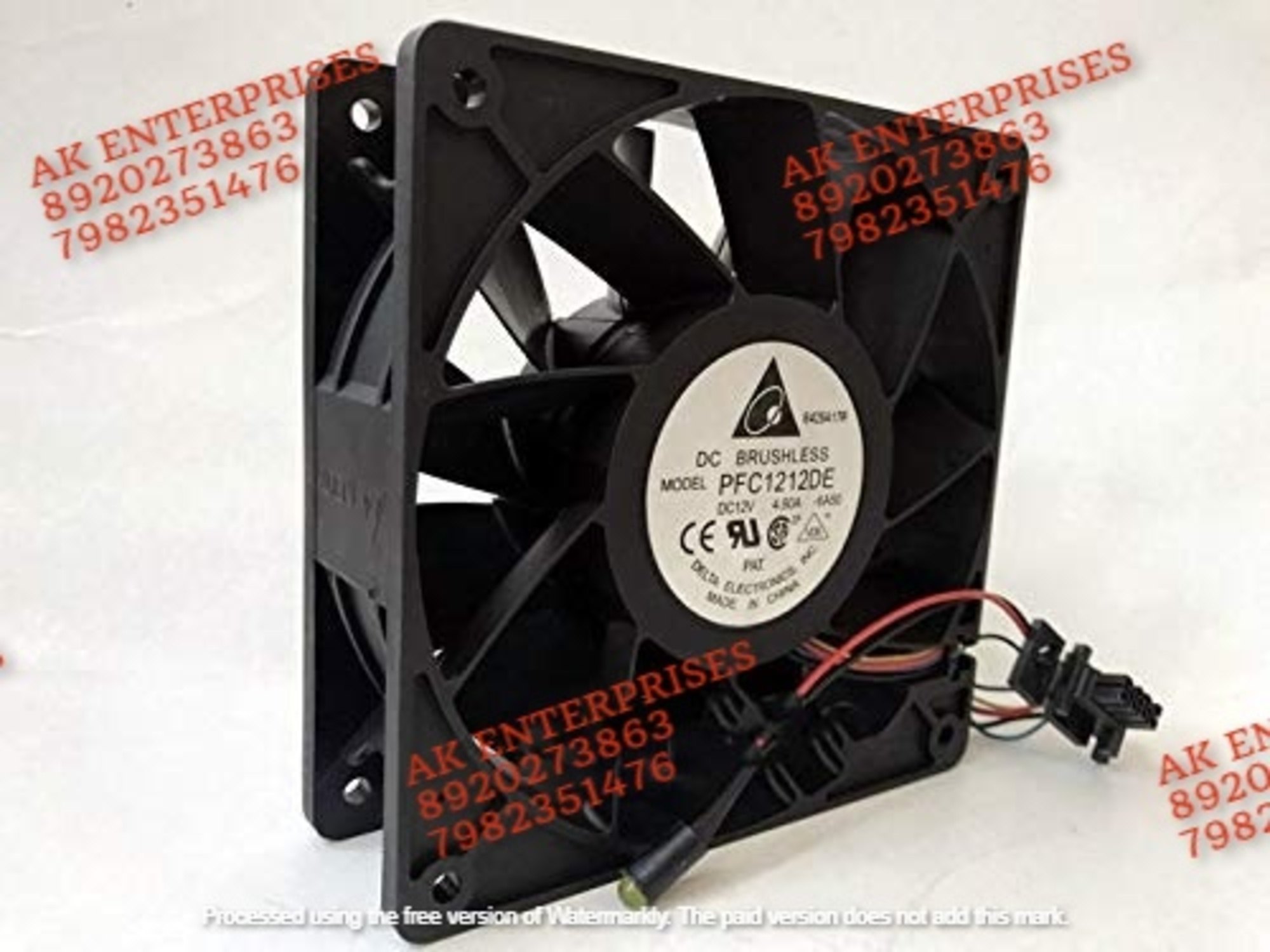 Delta PFC1212DE Axial Fan 12V DC Brushless Air Cooling Fan 5500 RPM 120 * 120 * 38mm 4-Wire (12V-3.24A)