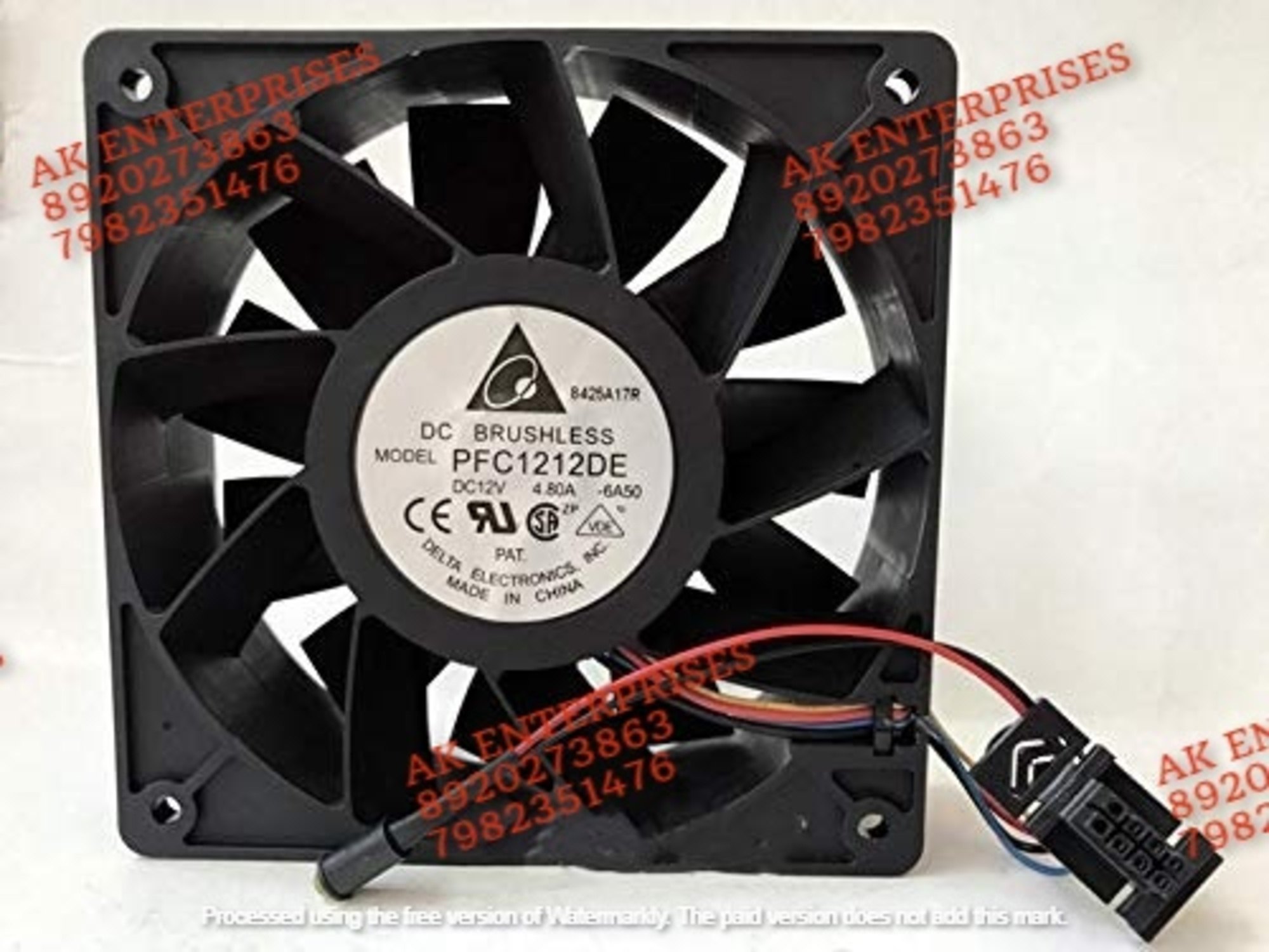 Delta PFC1212DE Axial Fan 12V DC Brushless Air Cooling Fan 5500 RPM 120 * 120 * 38mm 4-Wire (12V-3.24A)