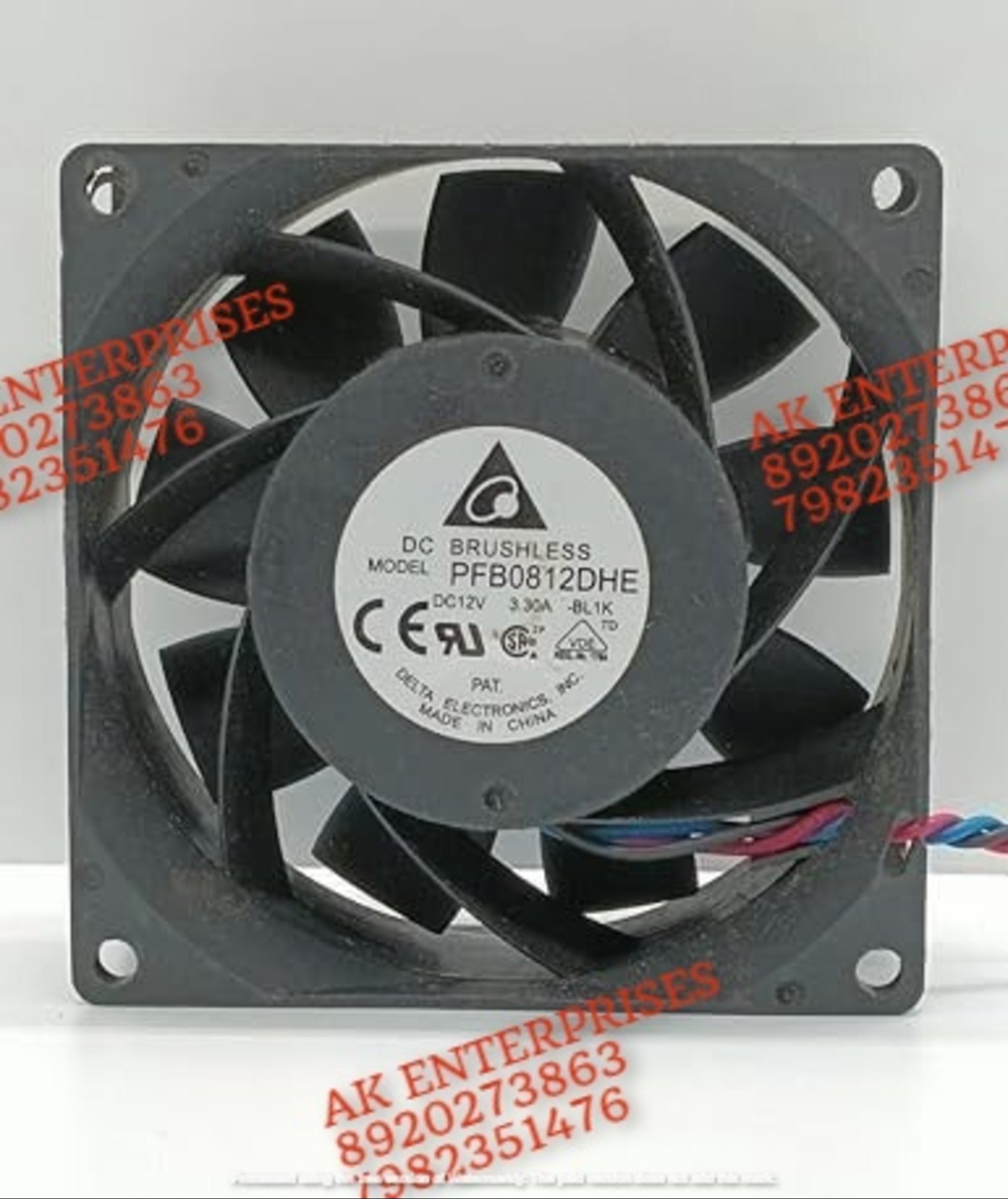 Delta PFB0812DHE Axial Fan 12V-3.30A DC Brushless Air Cooling Fan 9000 RPM 80 * 80 * 38mm 3-Wire