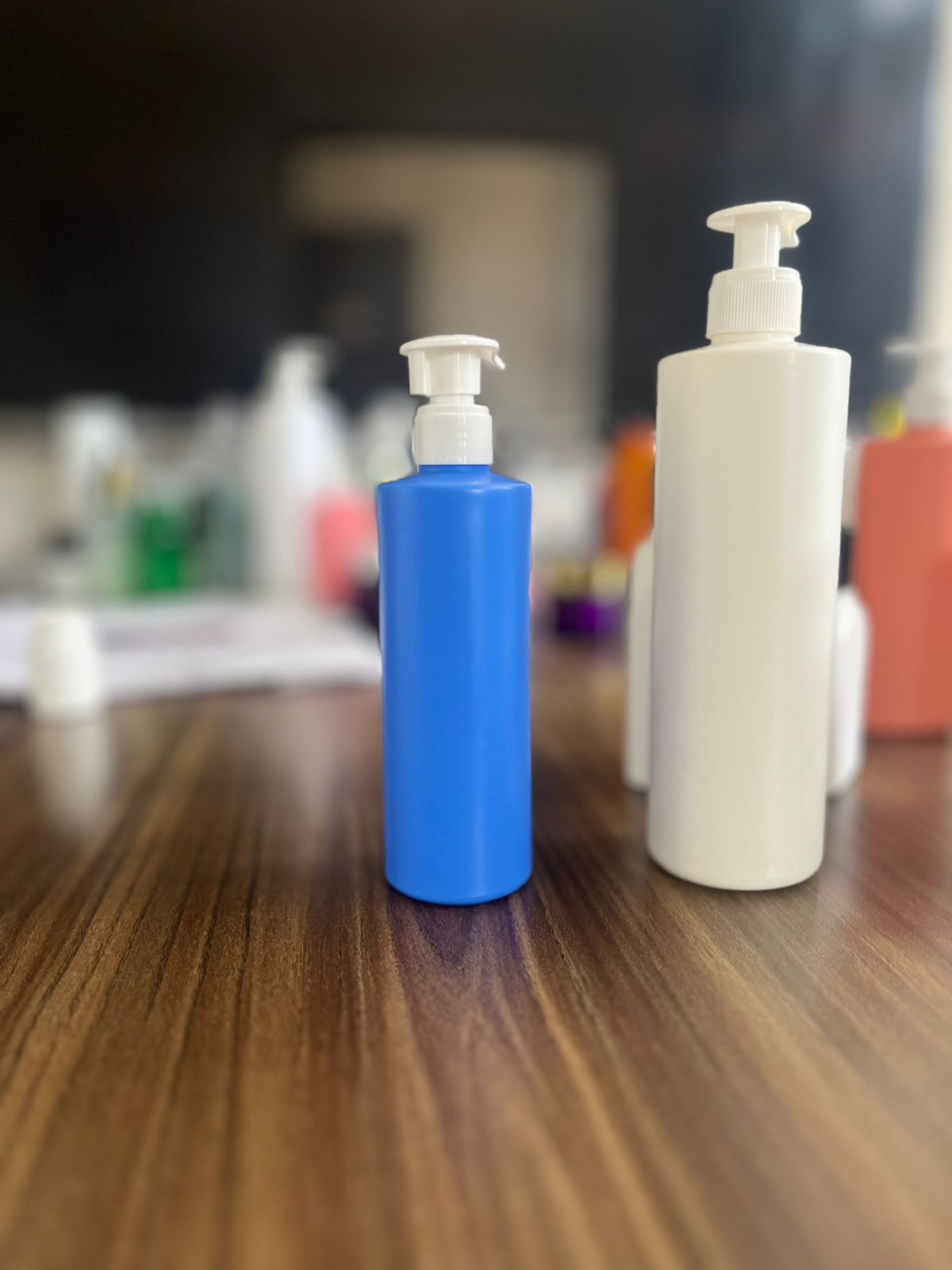 Hdpe Sleek Bottle - 100/150/200/250/500ml Sizes, Available In Multiple Colors, Compatible With Dispenser Caps And Trigger Pumps