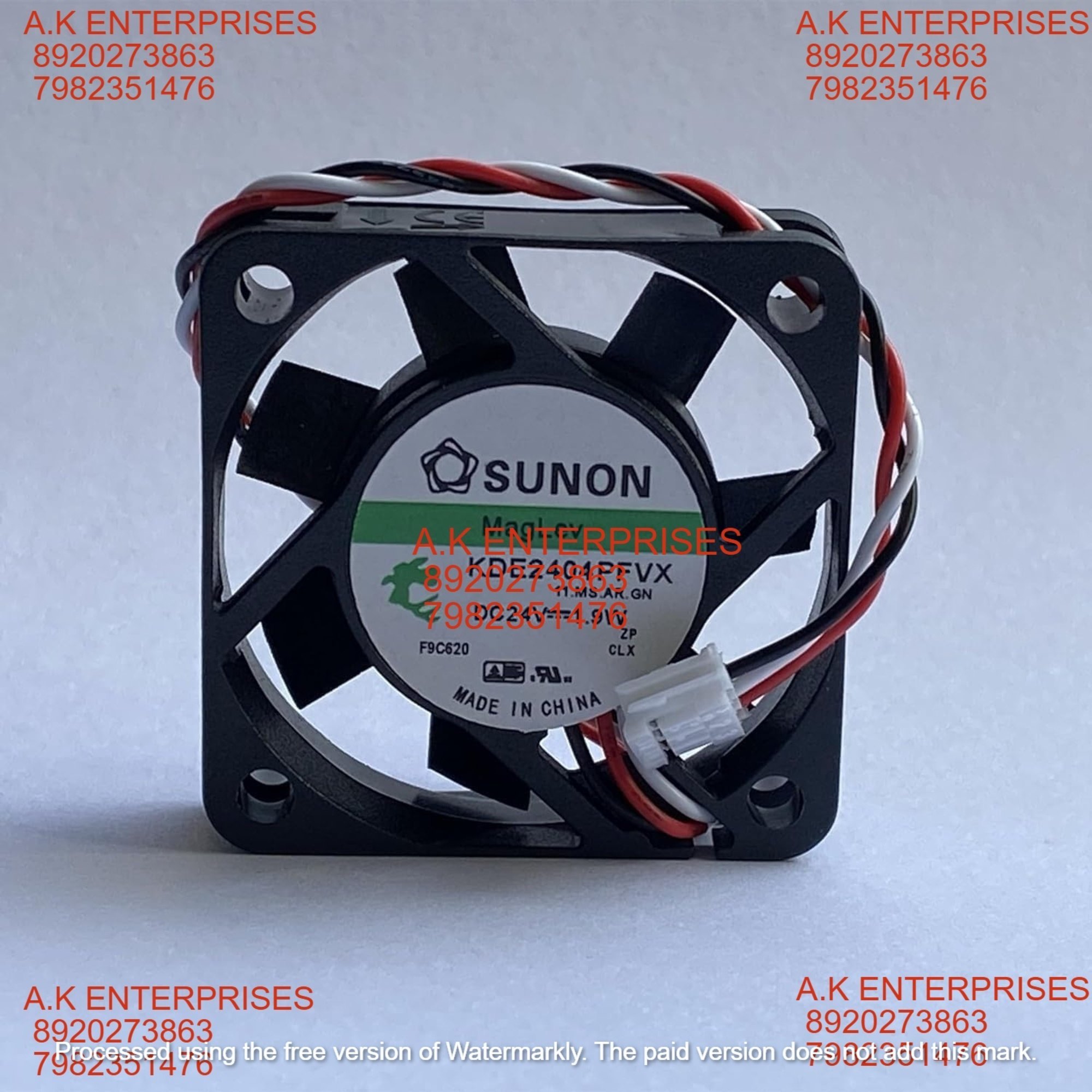 Sunon KDE2404PFVX Axial Fan 24V-1.9W DC Brushless Air cooling Fan 8500 RPM 40 * 40 * 10mm 3-wire