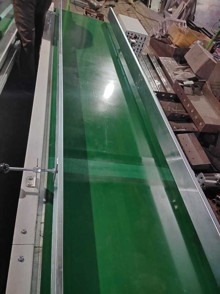 FLAT BELT CONVEYOR