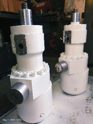 HYDRAULIC CYLINDERS