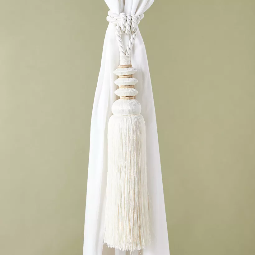 Elegant tieback