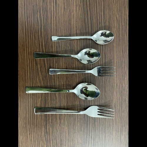 इम्प्रेस चम्मच और कांटा