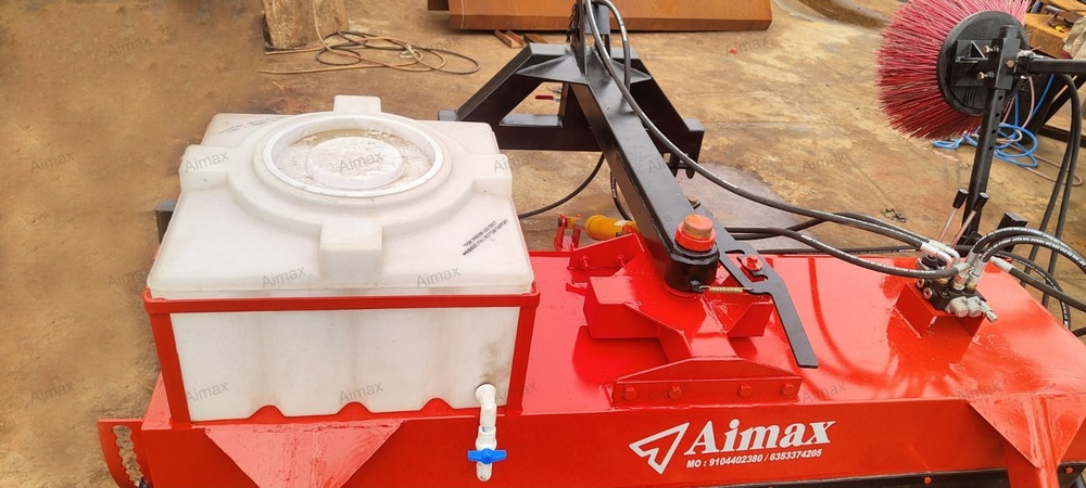 Tractor Attached Road Sweeper Machine - Capacity: 300 Kg