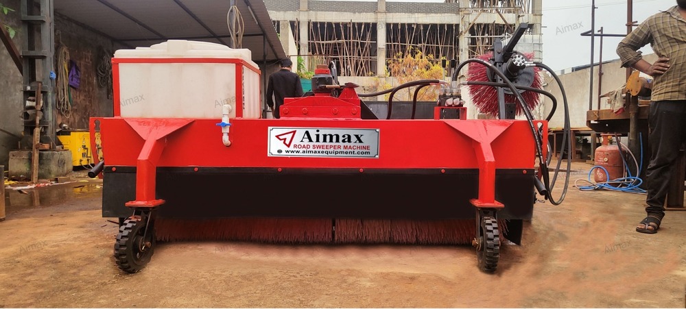 Tractor Attached Road Sweeper Machine - Capacity: 300 Kg
