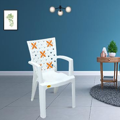 प्लास्टिक सफेद रंग की क्वींस कुर्सी
