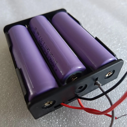 2600mah 12 Volt Rechargeable Battery Lithium Ion 3 x 18650 3 Cell Battery Holder