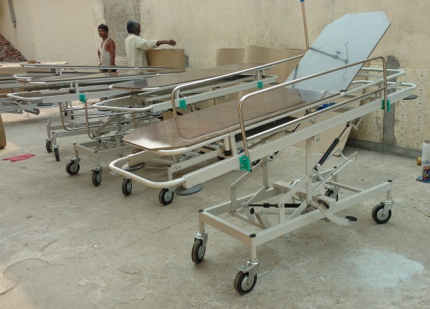 Emergency Recovery Trolley - Strong Mild Steel Tubular Frame, Height Adjustable Hydraulic Pump With Trend Position, X-ray Permeable Top, Mobile On 12 Cm Castors