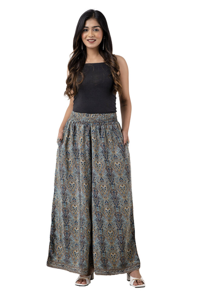 Harem pants are suitable for both men and women