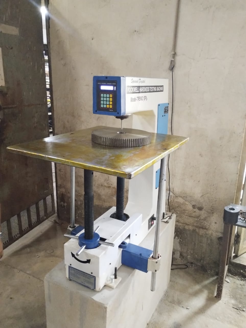 Digital Rockwell Hardness Tester Model-rasne - Color: White And Blue