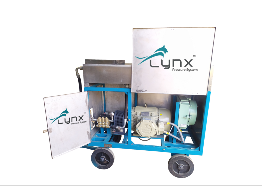 Hawk Make Triplex Plunger Pumps 350 Bar - Color: Blue
