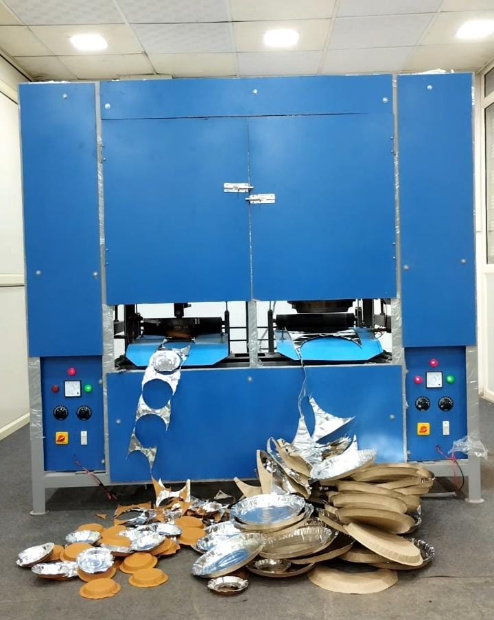 Red Fully Automatic Single Die Dona And Plate Making Machine