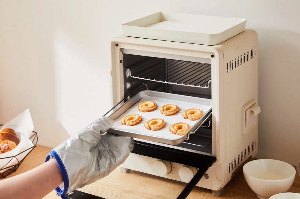 Uncoated Paper Roll & Sheets 90 Gsm - Color: White