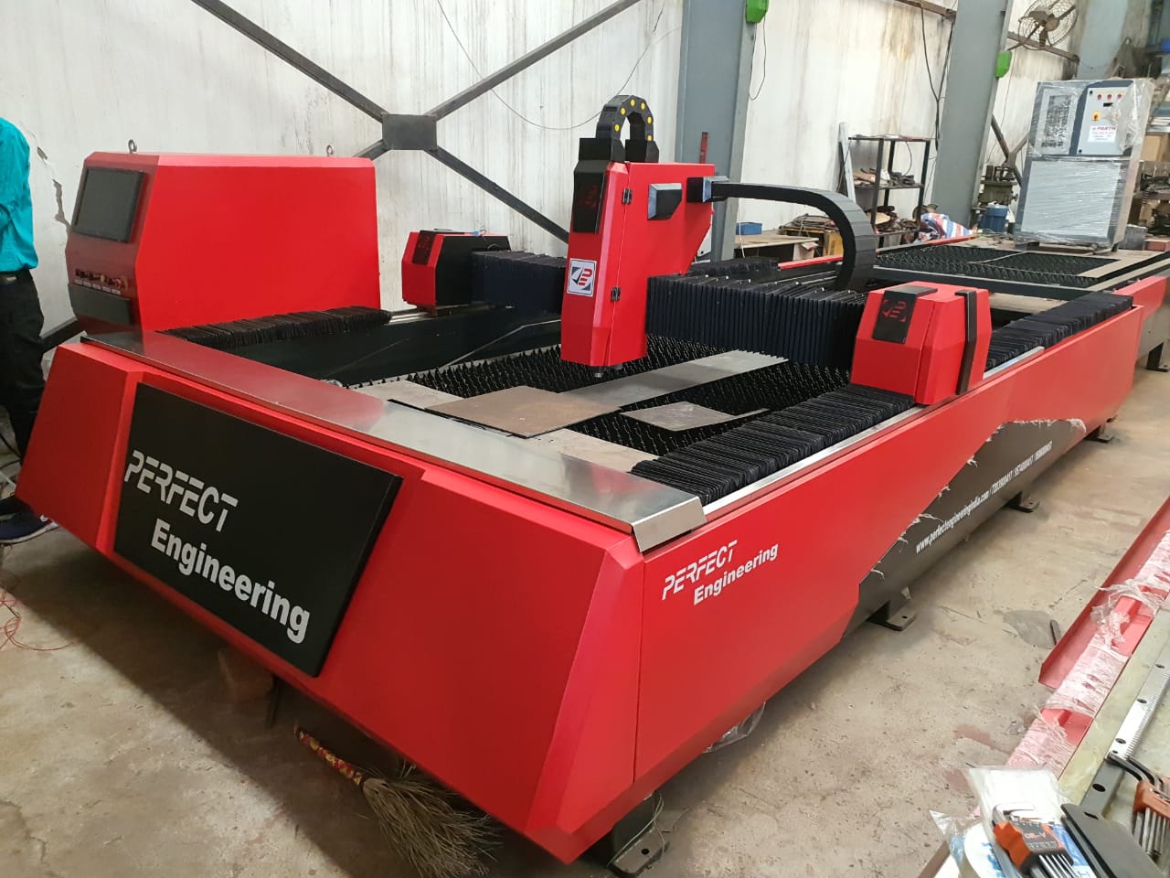 CNC Fiber Laser Cutting Machine - 3000x1500mm Cutting Area, 1000-Watt Power, High Efficiency, Automatic Operation, User-Friendly Interface, 1-Year Warranty