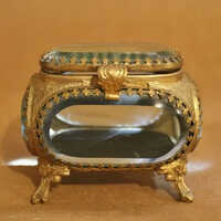 Metal Bevel Glass Mini Box - Color: Golden