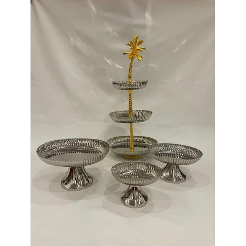 Metal Cake Stand - Automatic Grade: Manual