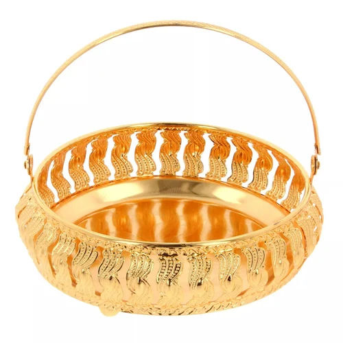 Metal Serving Hamper Basket - Color: Golden