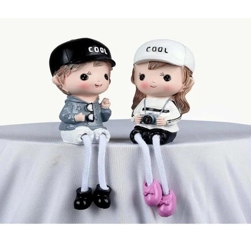 Cool Photographer Hanging Legs Couple Statue - Color: Multicolor