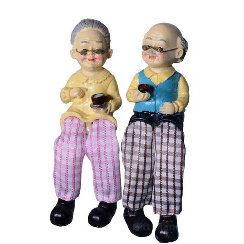 Polyresin Decorative Old Couple Statue - Color: Multicolor