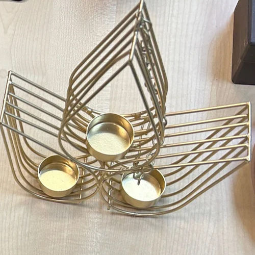 Wire Mesh Drop Hanging Tea Light - Color: Golden