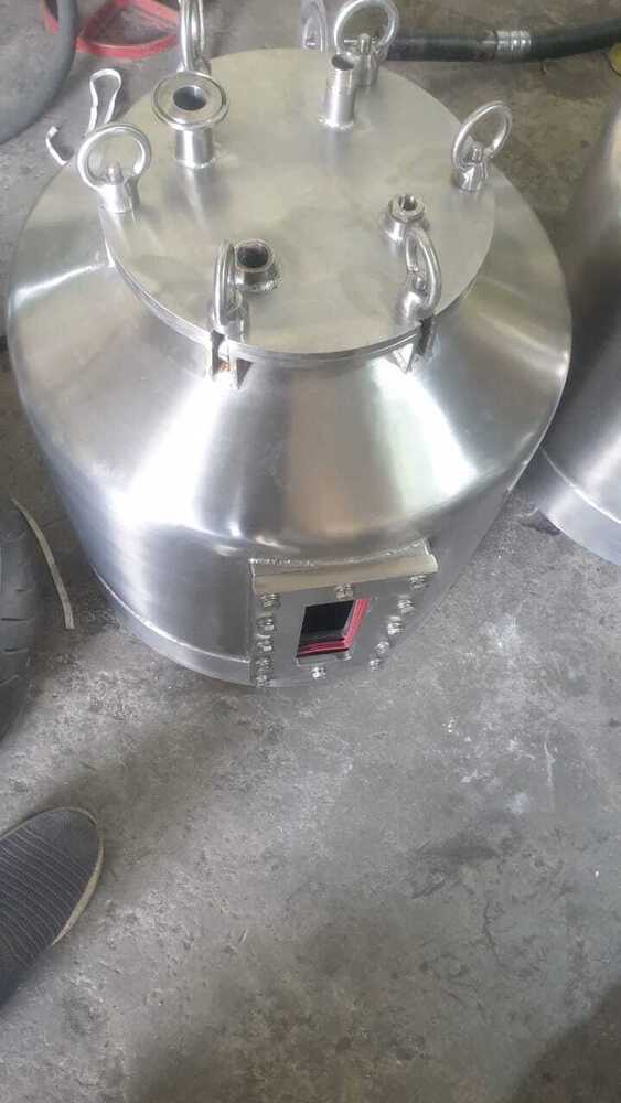 Stainless Steel Pressure Vessels - Stainless Steel Smooth Finish Silver Color | Durable Corrosion-resistant Design For High-pressure Storage
