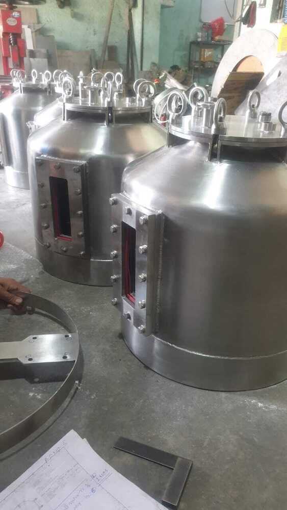 Stainless Steel Pressure Vessels - Stainless Steel Smooth Finish Silver Color | Durable Corrosion-resistant Design For High-pressure Storage