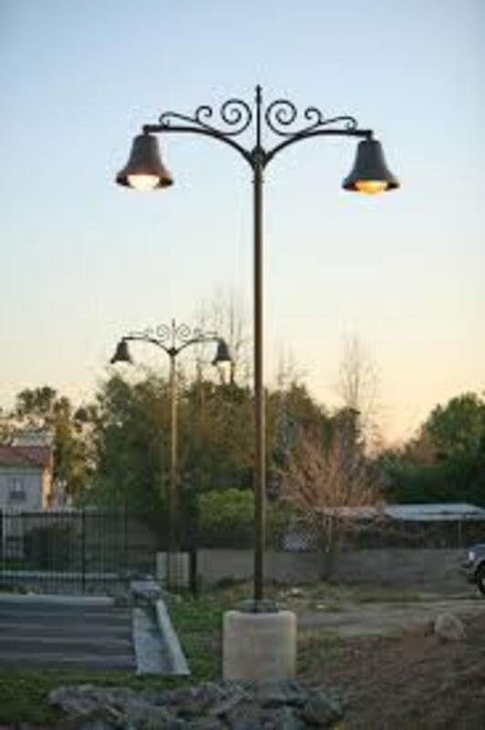 Garden Pole Light - Material: Ms