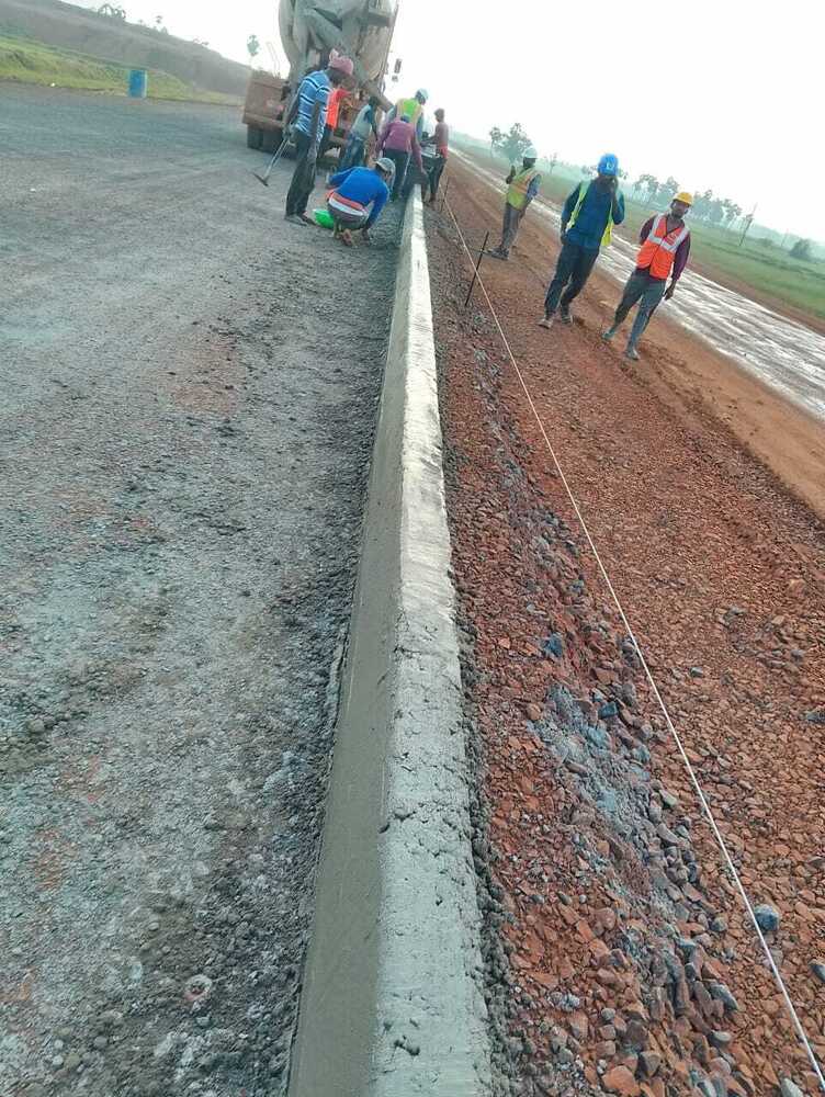 Semi Automatic Kerb Paver Machine