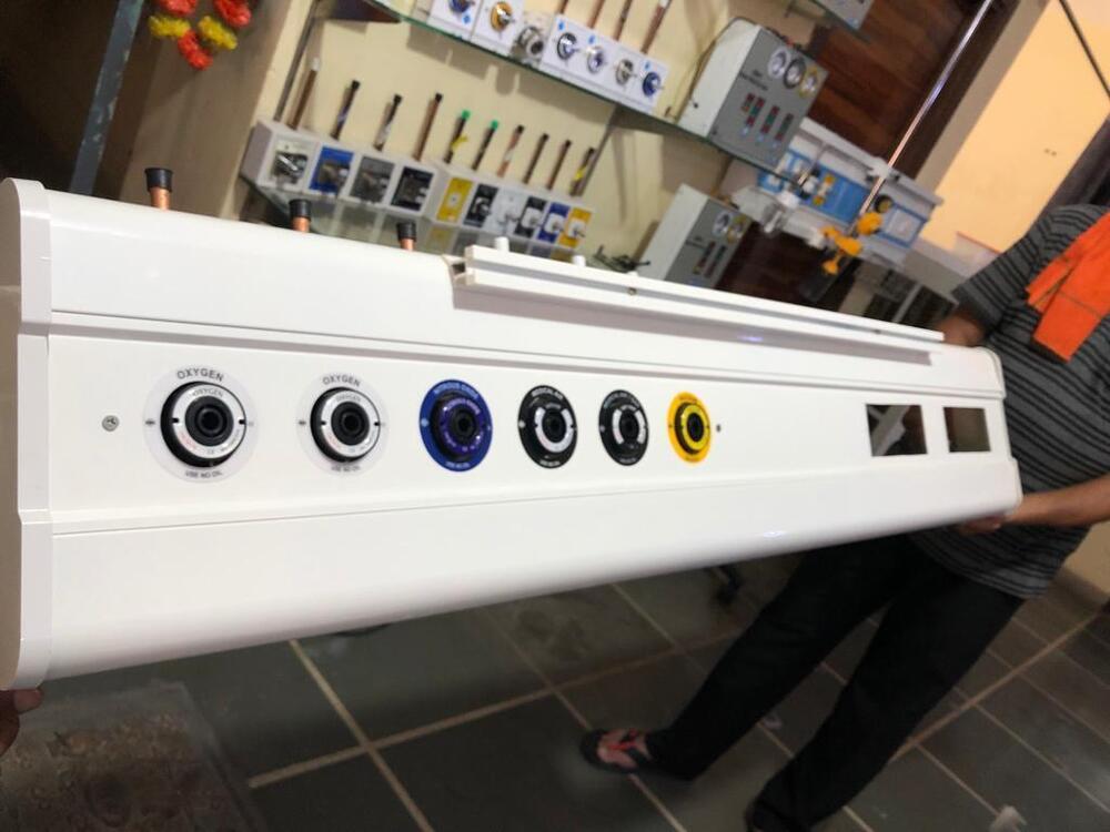 Horizontal Bed Head Panel Unit - Dimension (L*w*h): 4(l) Foot (Ft)