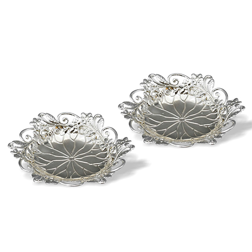 Pair Of Nut Bowls - Color: Silver