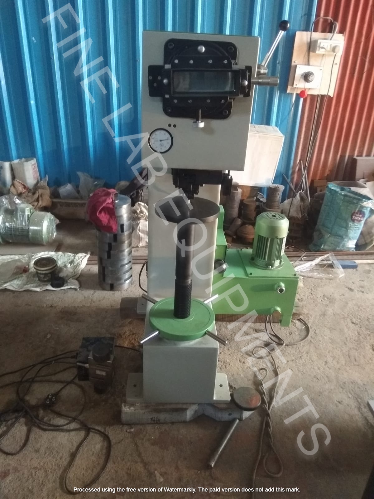 ANALOG BRINELL HARDNESS TESTING MACHINE