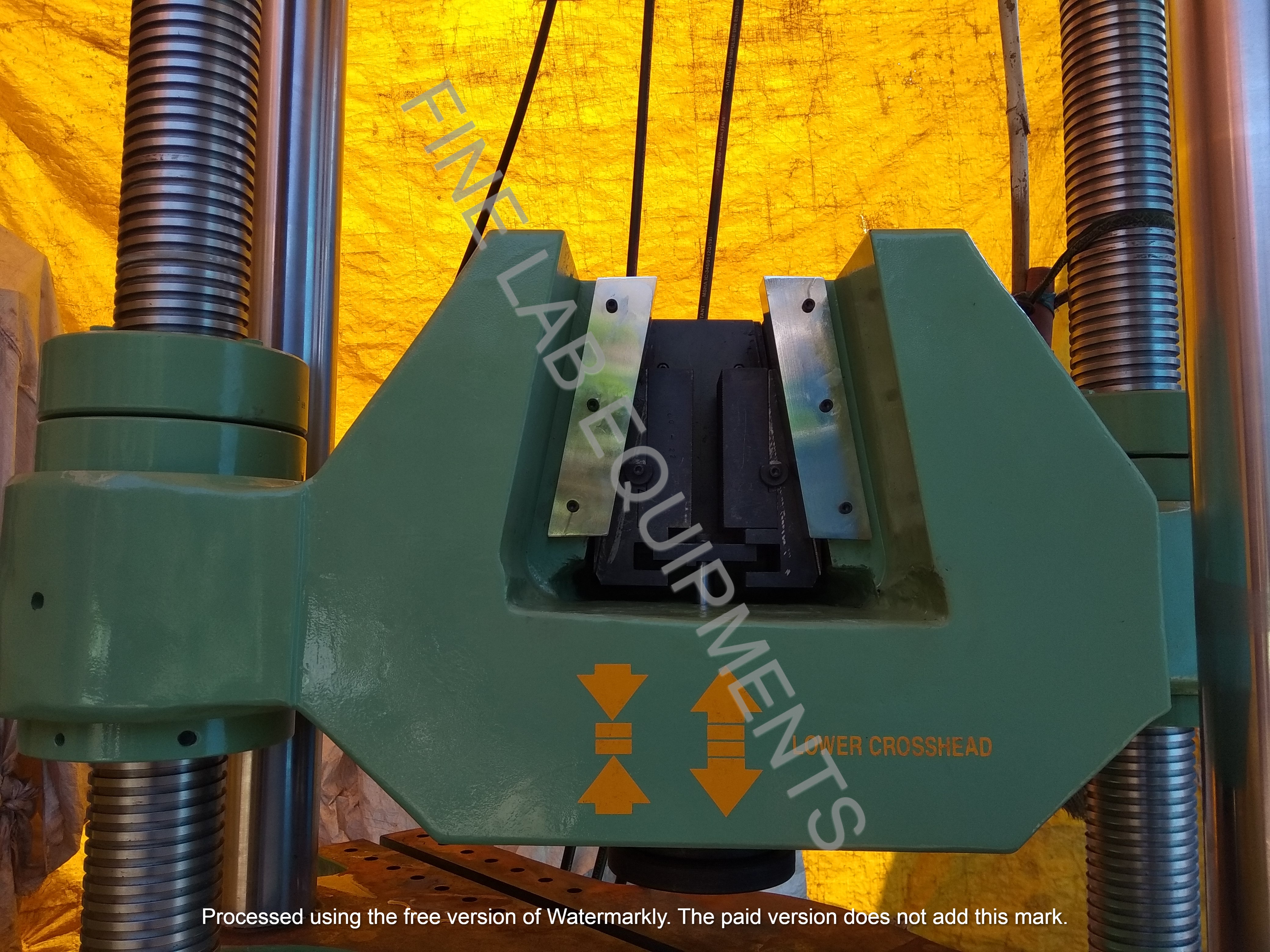 Utmf 100 Ec Front Open Machine - Color: Green And Black