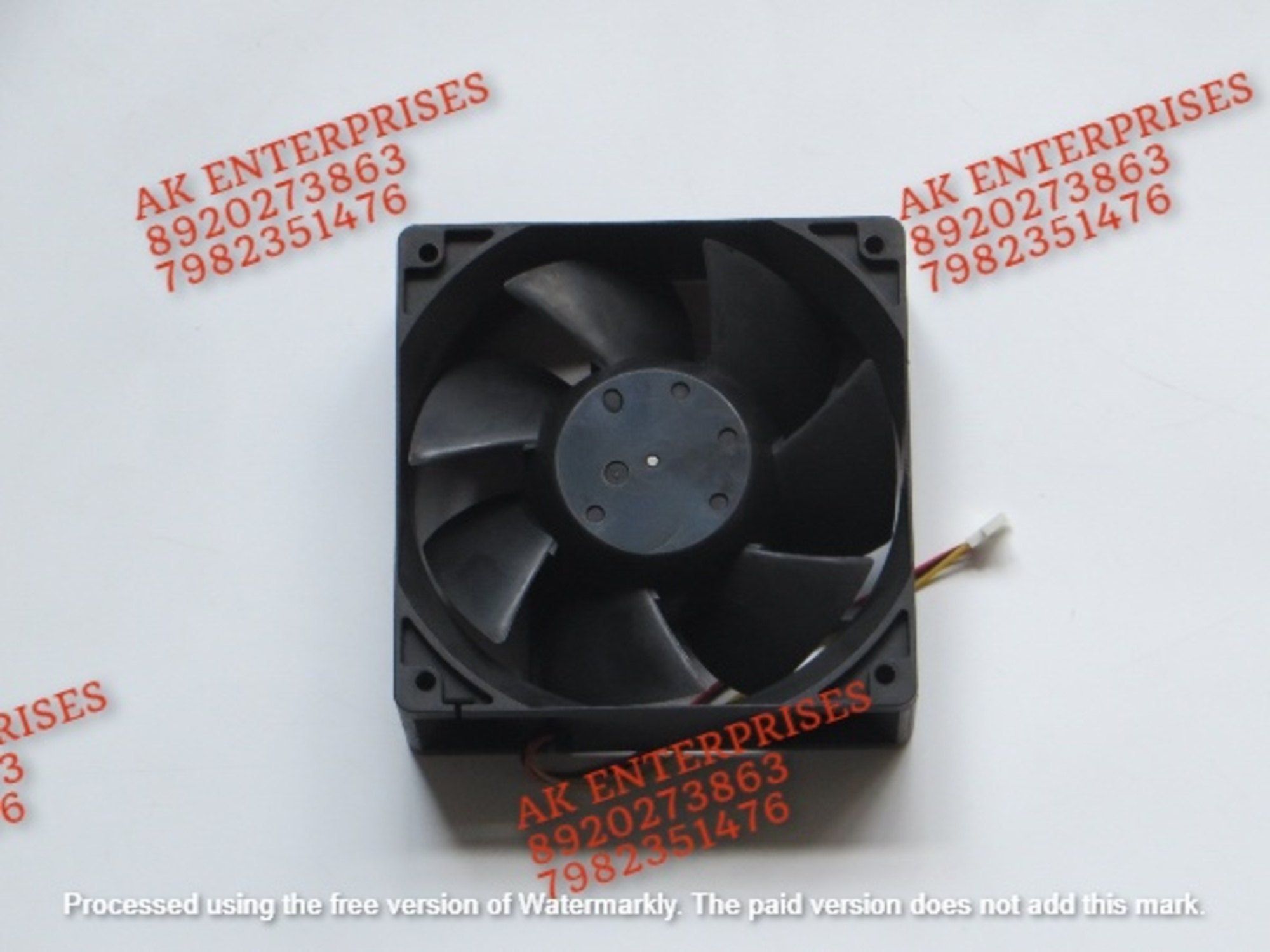 MMF-12J24DS-CP1 24V 0.33A 3wires Cooling Fan