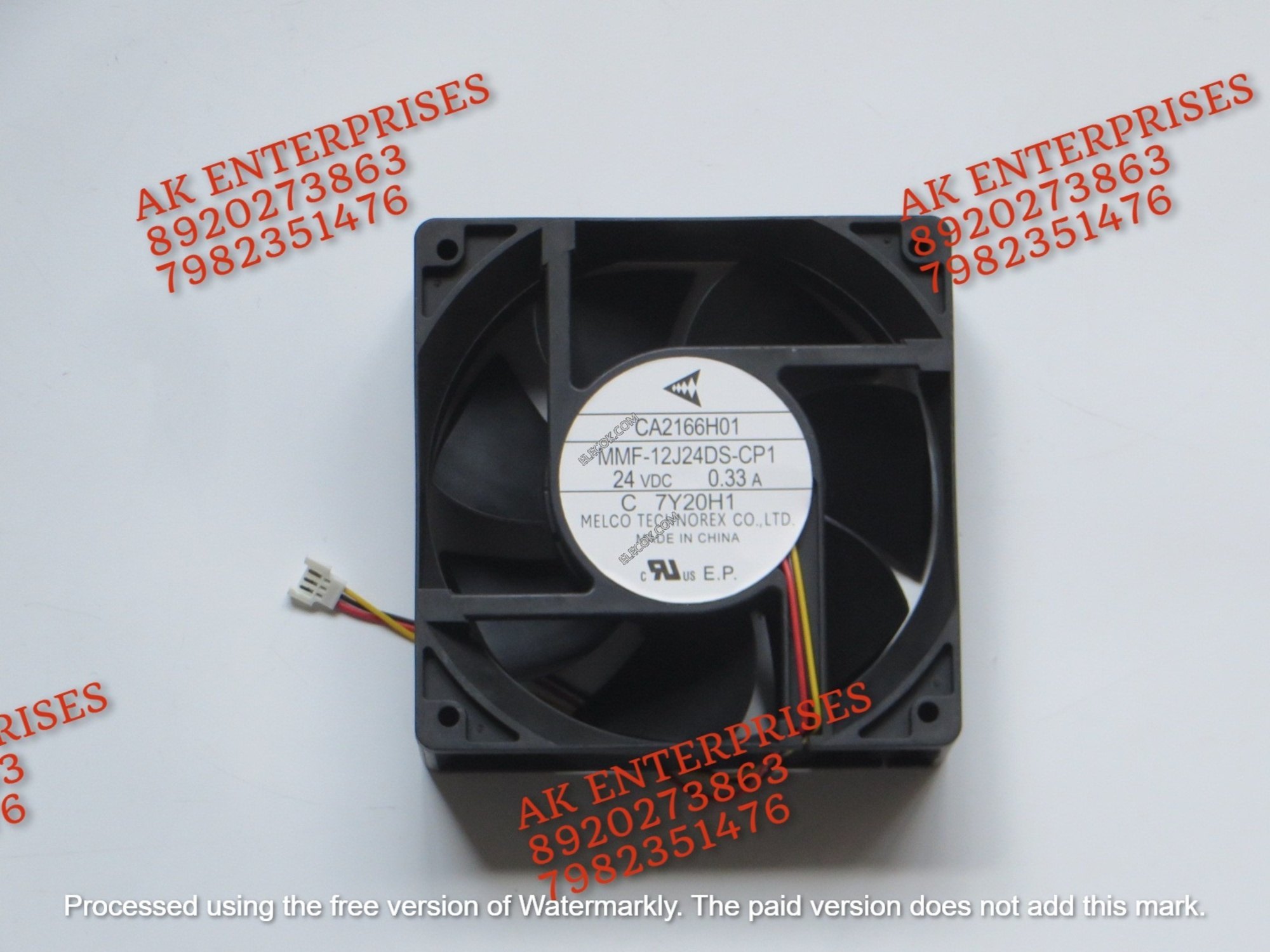 MMF-12J24DS-CP1 24V 0.33A 3wires Cooling Fan