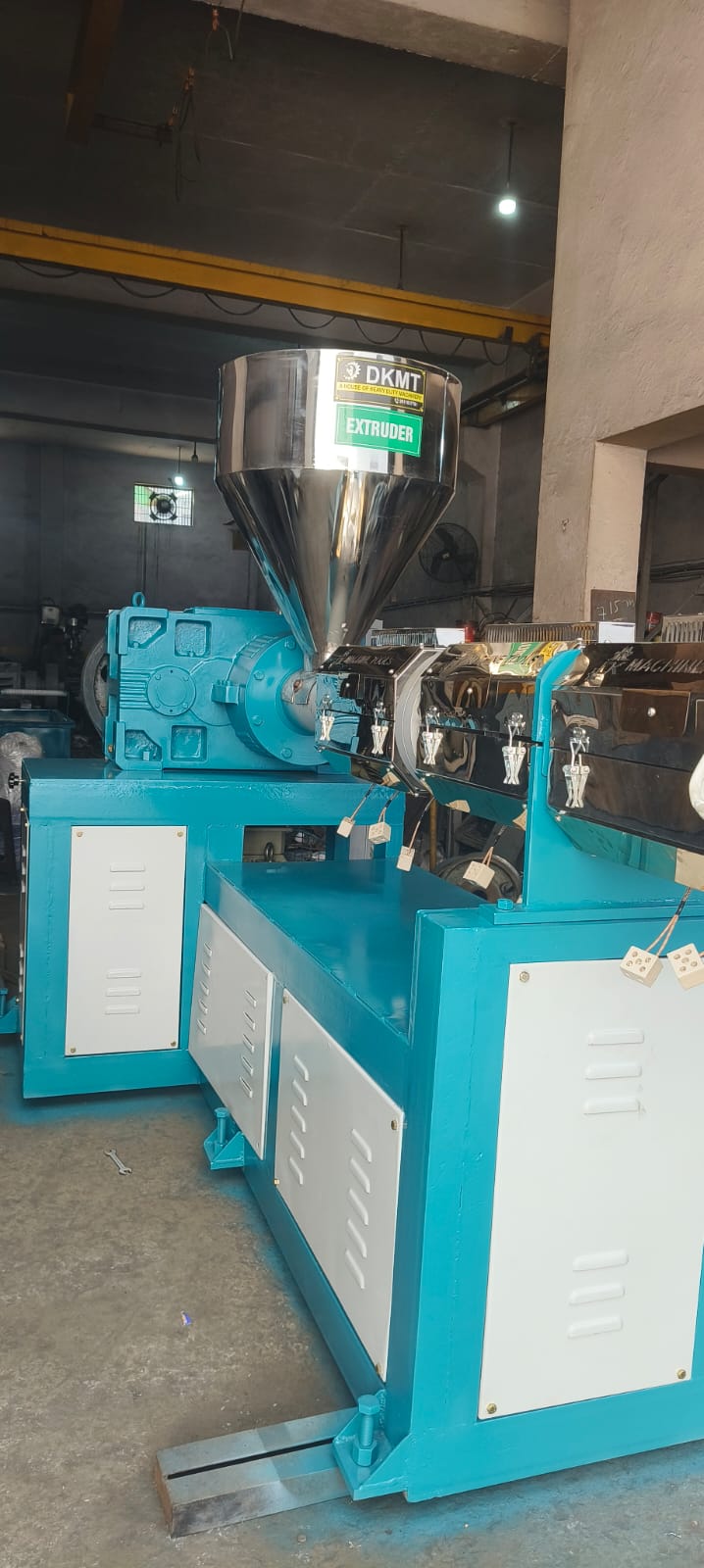 White And Blue Thermocol Foam Recycling Machine