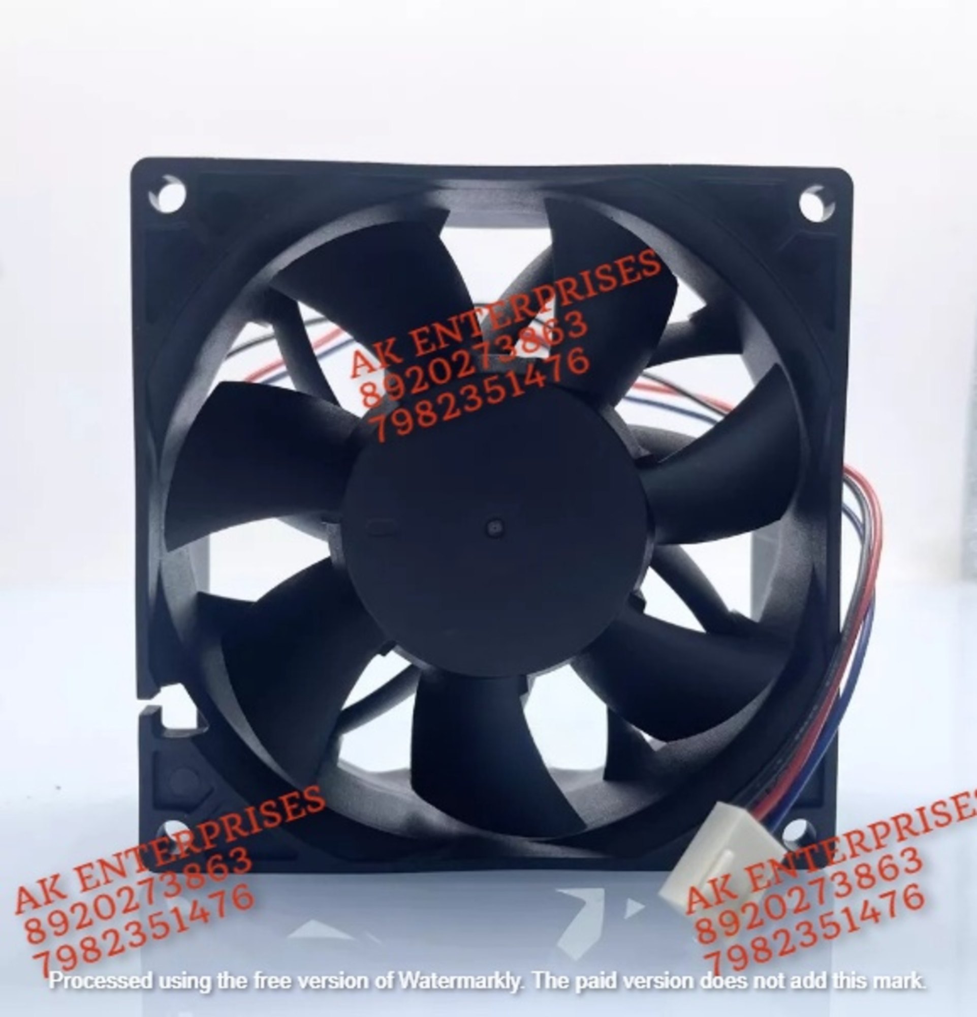  DZ09238B24UP Axial Fan 24V-1.50A DC Brushless Air Cooling Fan 5800 RPM 92 * 92 * 38mm 3Wire