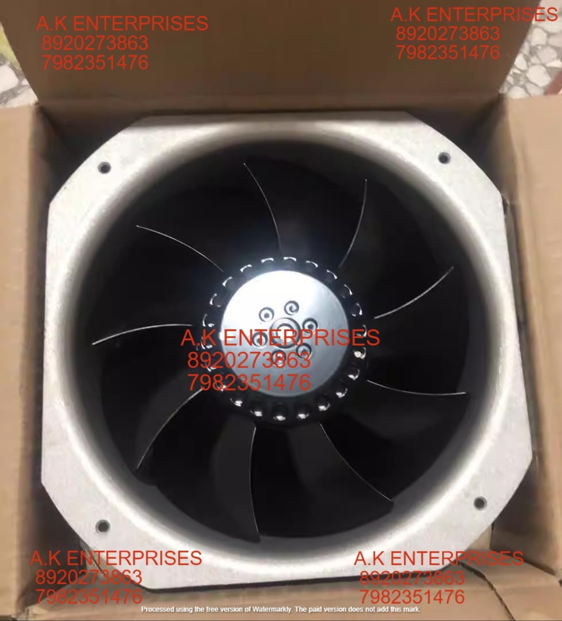 UF200BMB23H1C2A Axial Fan 230V-50/60Hz 74/80W DC Brushless Air Cooling Fan 3000 RPM 225 * 225 * 80mm 4Wire