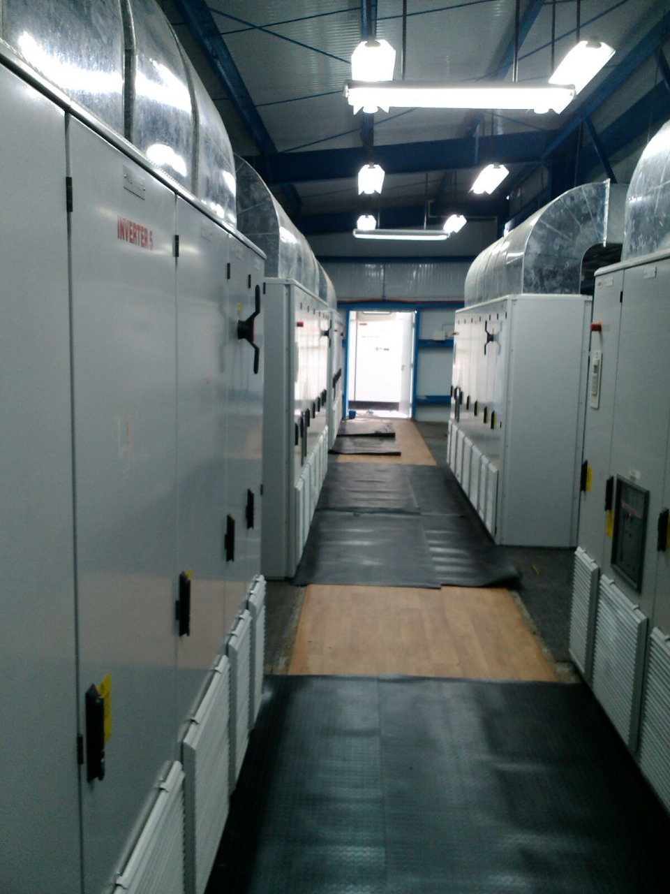 Prefabricated Solar Power Control Room - Door Material: Sandwich Board