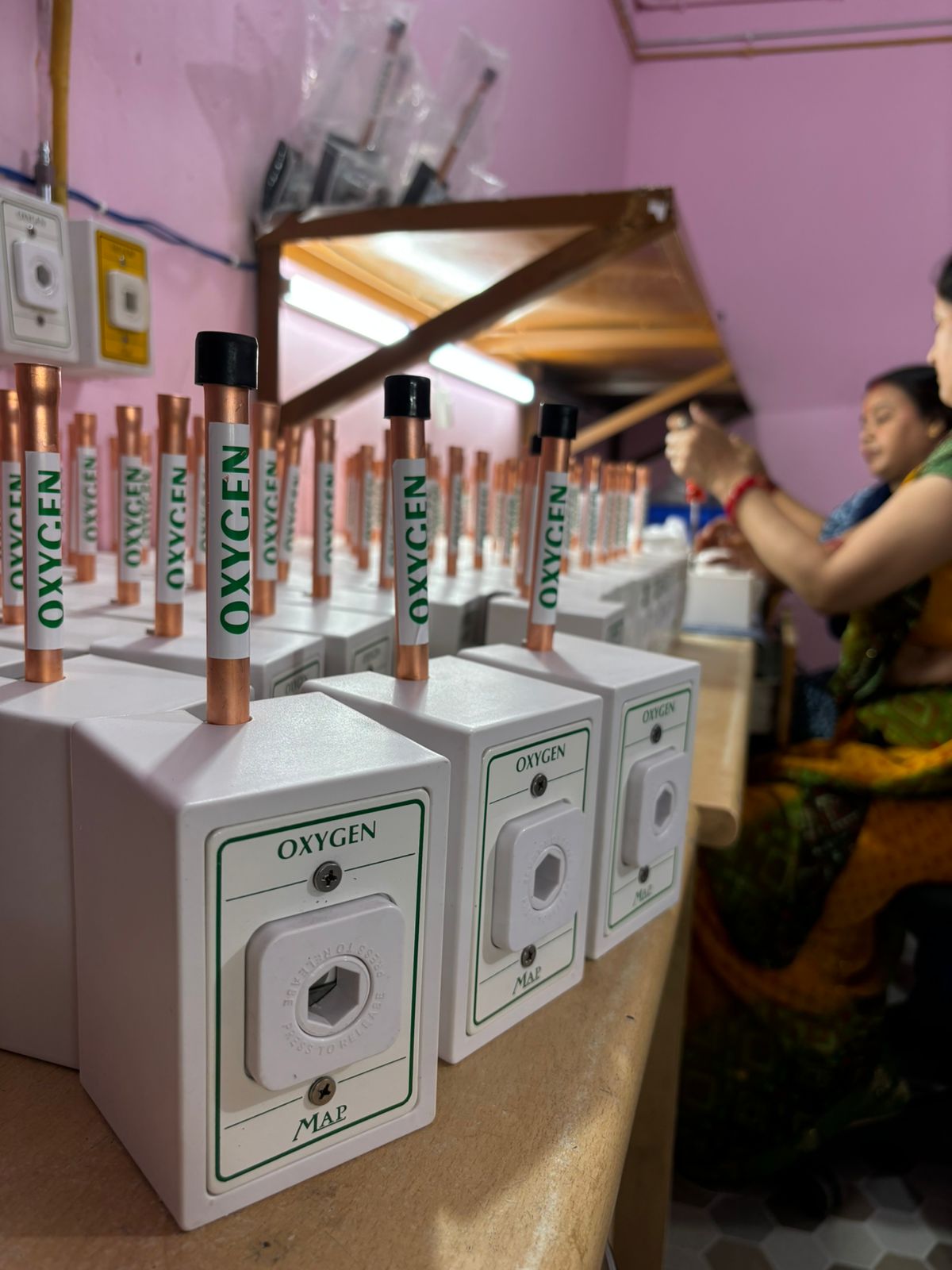 Amico Pb Type Outlet (O2, N2o, Air,air7,co2 & Vac ) - Color: As Per Standard