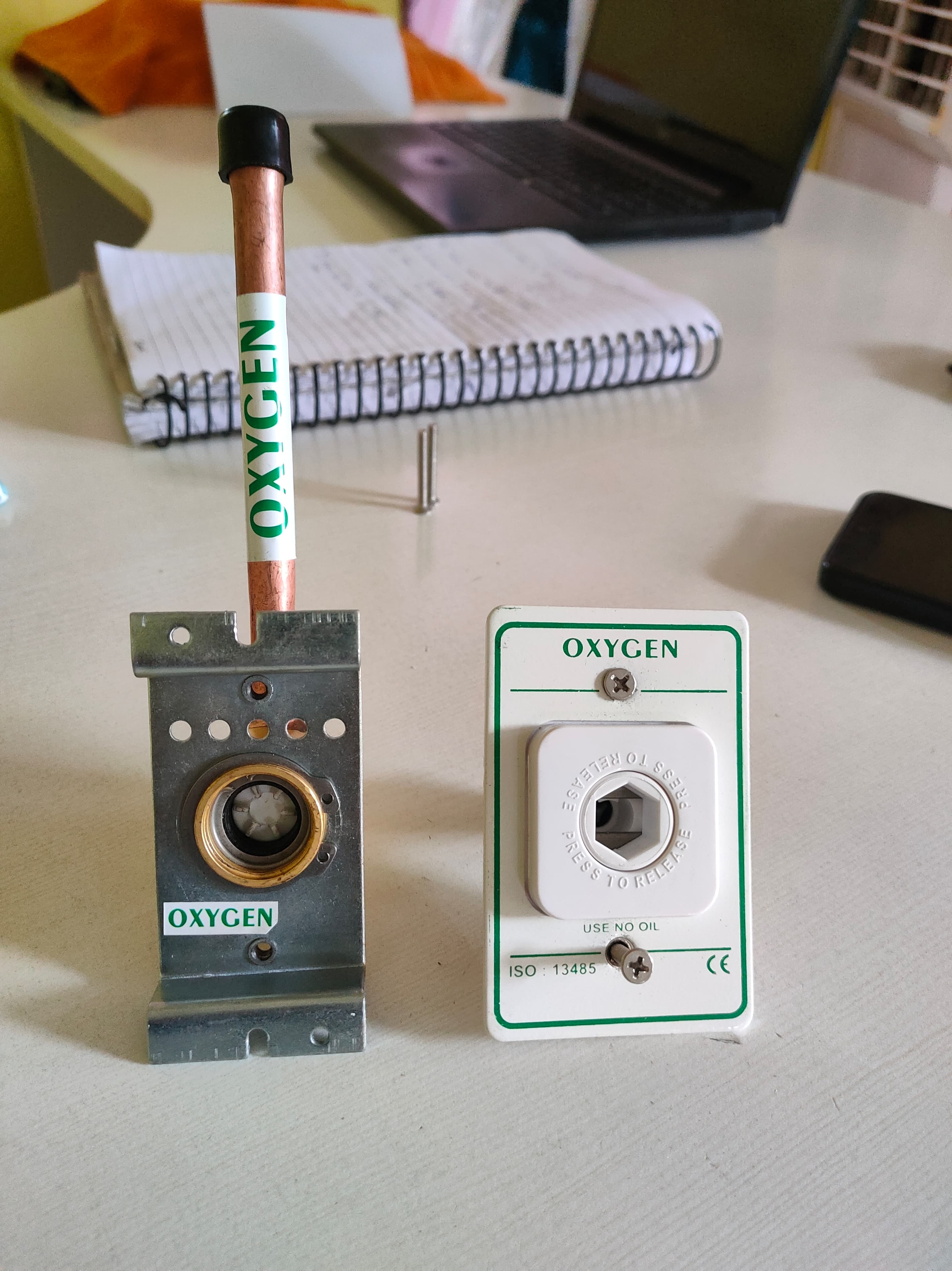 Amico Pb Type Outlet (O2, N2o, Air,air7,co2 & Vac ) - Color: As Per Standard