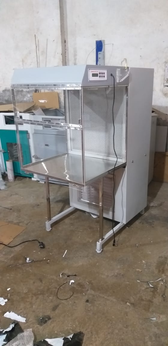 Horizontal Laminar Air Flow - Ss304, 600x600x600 Mm | Hepa Filter 99.97%, Glass Fiber Media, Low Noise & Vibration, Cleanroom Use