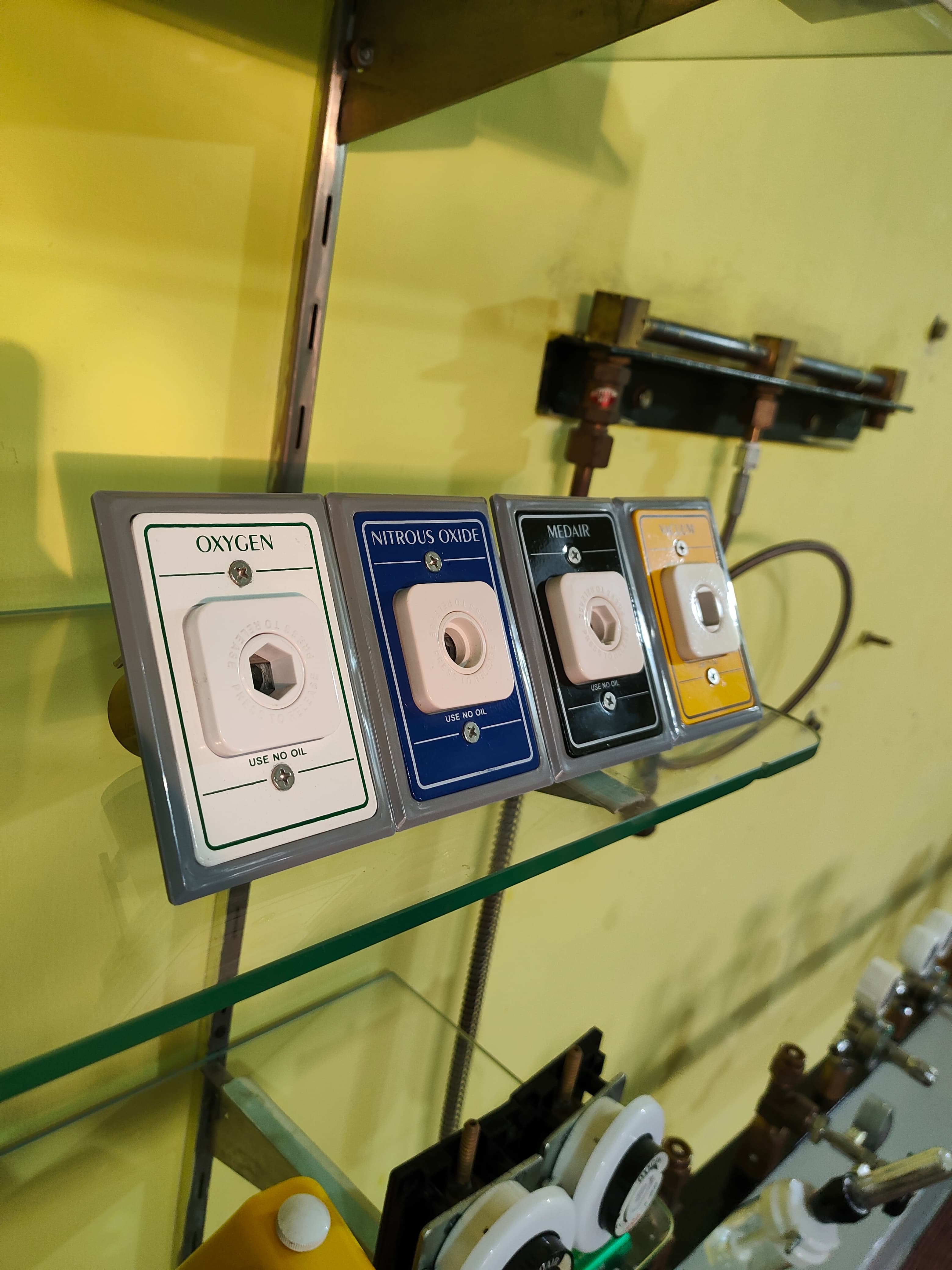 Amico Pb Type Gas Outlet Point - Dimension (L*w*h): 80x115 Millimeter (Mm)