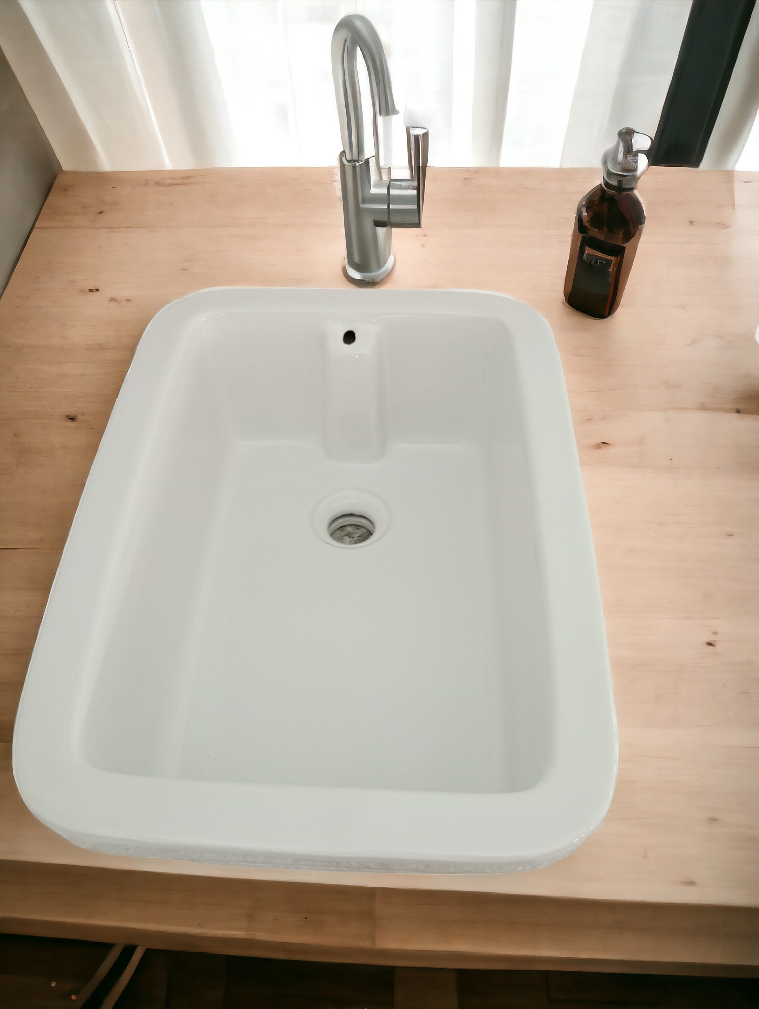 Ceramic Lab Sink - Standard Size, White Rectangle Shape | Customized Packing Available, Best For Labs And Colleges